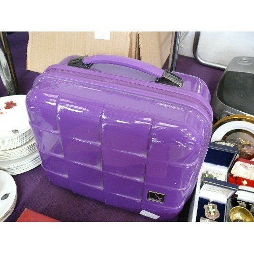 287 - A PURPLE VANITY CASE BY ANTLER