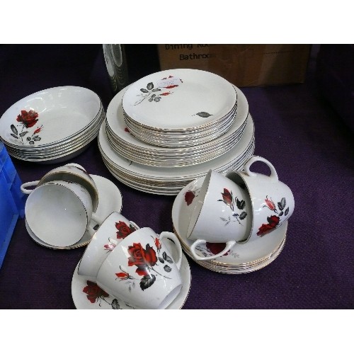 289 - ALFRED MEAKIN 'OLD WHITE'  6 SETTING DINNER SERVICE