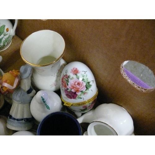 318 - BOX Of QUALITY HOUSE CLEARANCE ITEMS - MIXED  -  GILT, TRINKETS, VASES ETC