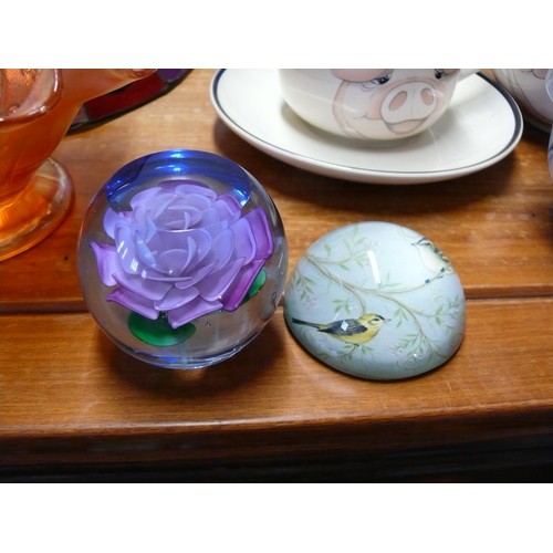 344B - ROSE PAPERWEIGHT AND BIRD PAPERWEIGHT