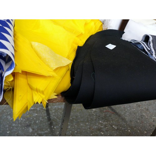 349K - QUANTITY OF BLACK AND YELLOW 100% COTTON FABRIC PIECES