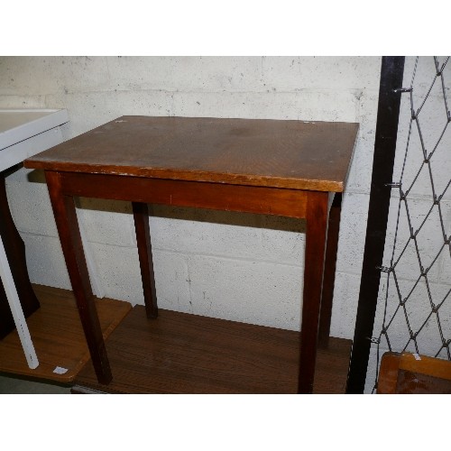 369 - A VINTAGE WOODEN SIDE TABLE