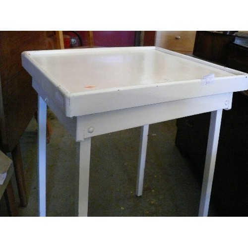 371 - A WHITE PAINTED SIDE TABLE