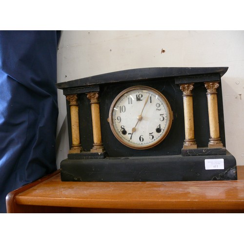 411 - LARGE WOOEN MANTLE CLOCK WITH PILLAR FEATURE