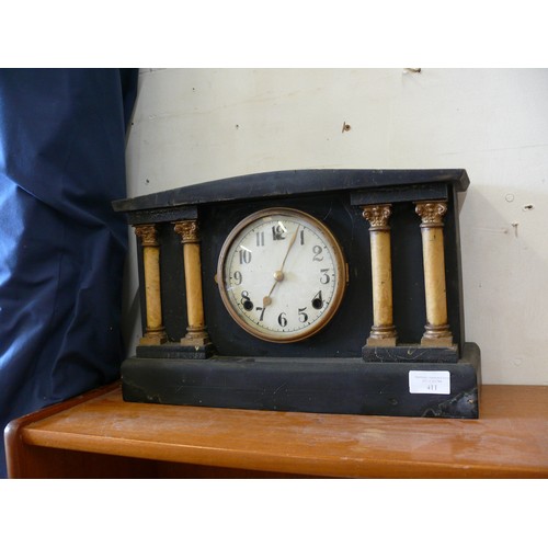 411 - LARGE WOOEN MANTLE CLOCK WITH PILLAR FEATURE