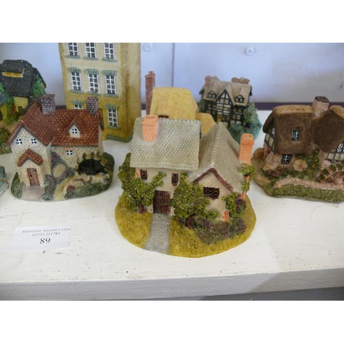 89 - A NICE SELECTION OF LILLIPUT LANE STYLE MODEL HOUSES