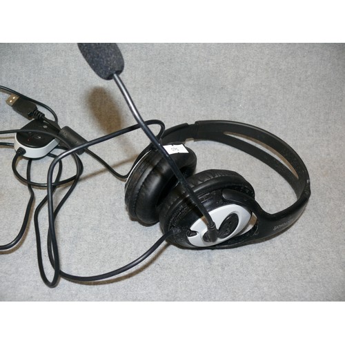 93 - A MICROSOFT LIFECHAT LX-3000 HEADPHONE SET