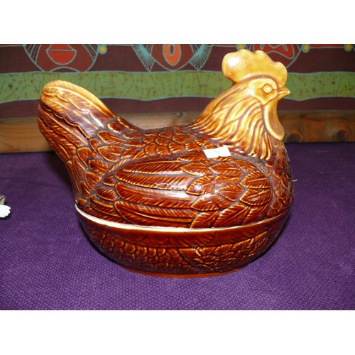 111 - A LARGE CERAMIC CHICKEN EGG CROCK