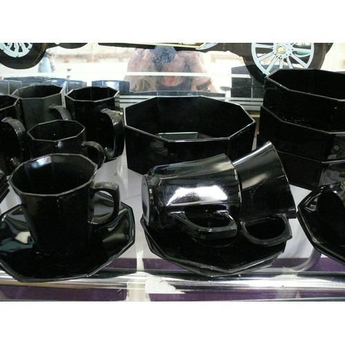 115 - A BEAUTIFUL FRENCH BLACK GLASS DINNER SERVICE OCTOGAN SHAPE