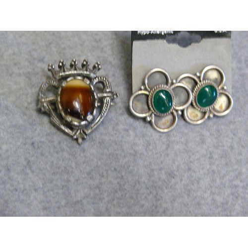 27 - A PAIR OF VINTAGE SILVER EARRINGS WITH GREEN STONES AND LOVELY IRISH BROOCH WITH LOCAL POLISHED STON... 