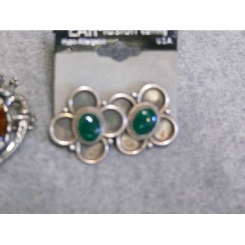 27 - A PAIR OF VINTAGE SILVER EARRINGS WITH GREEN STONES AND LOVELY IRISH BROOCH WITH LOCAL POLISHED STON... 