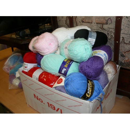 177 - A VERY LARGE QUANTITY OF NEW BALLS OF WOOL IN VARIOUS COLOURS