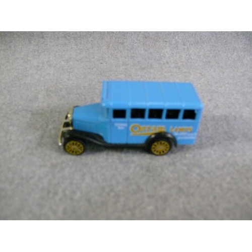 194 - A BOX OF COLLECTORS VEHICLES TO INCLUDE MATCHBOX, DINKY, CORGI ETC