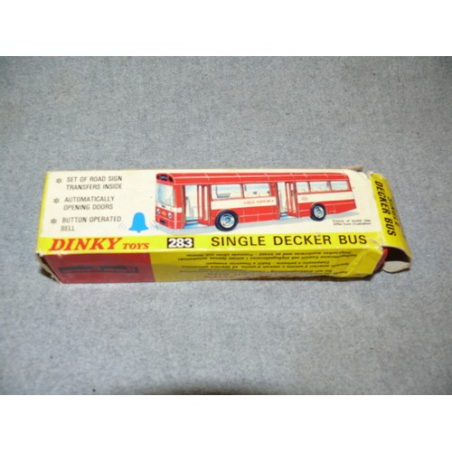 197 - A BOX OF COLLECTORS VEHICLES ETC TO INCLUDE MECCANO ELEKTRON, HORNBY, DINKY, VANGUARDS ETC