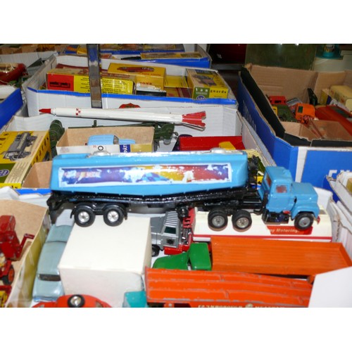 201 - A BOX OF COLLECTORS VEHICLES TO INCLUDE MATCHBOX, LONESTAR, DINKY ETC