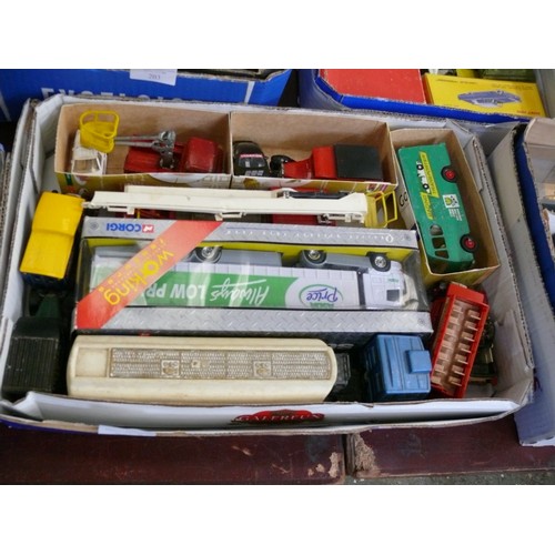 202 - A BOX OF COLLECTORS VEHICLES TO INCLUDE CORGI, LESNEY, MATCHBOX ETC