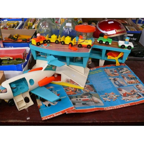 207 - VINTAGE FISHERPRICE PLAYCENTRE AIRPORT