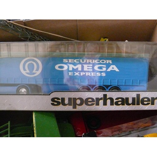 187 - A BOX OF COLLECTORS VEHICLES TO INCLUDE CORGI SUPERHAULERS, VANGUARDS, MATCHBOX ETC