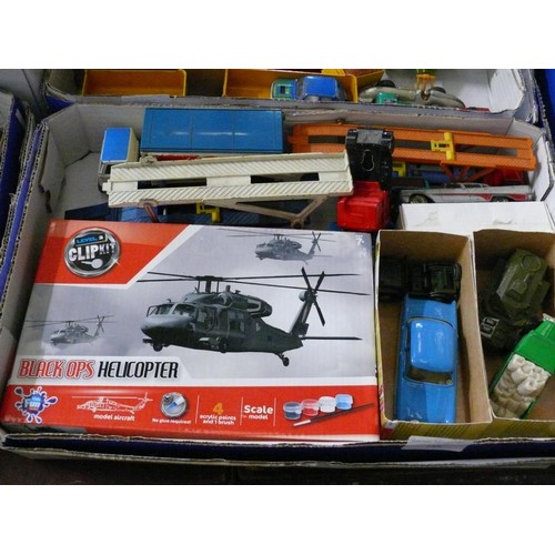 188 - A BOX OF COLLECTORS VEHICLES TO INCLUDE CORGI, DINKY, MATCHBOX PEPSI LORRY ETC