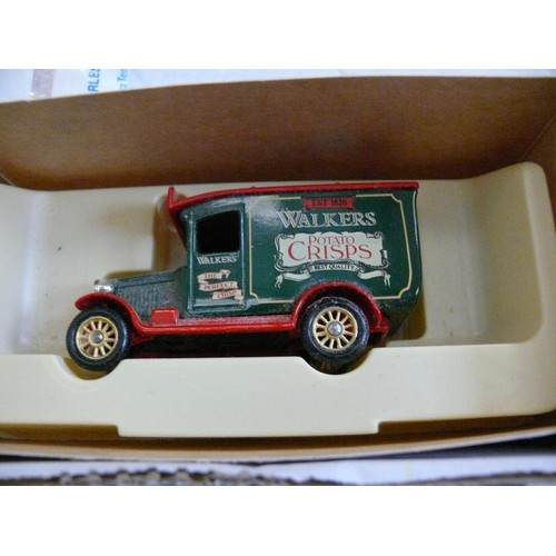 195 - A BOX OF COLLECTORS VEHICLES TO INCLUDE BURAGO, DINKY, LLEDO ETC