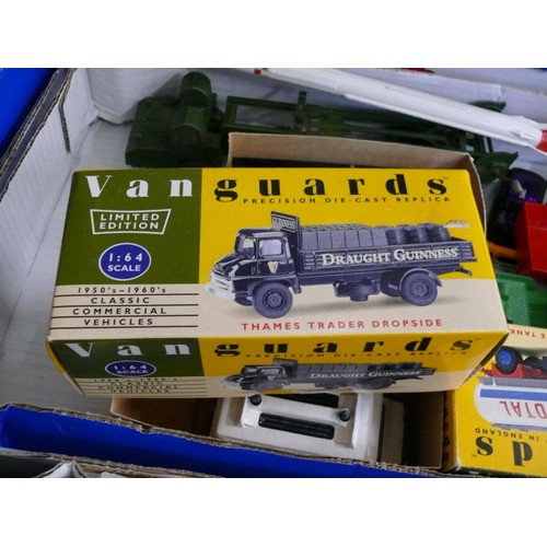 200 - A BOX OF COLLECTORS VEHICLES TO INCLUDE VANGUARDS, DINKY ETC