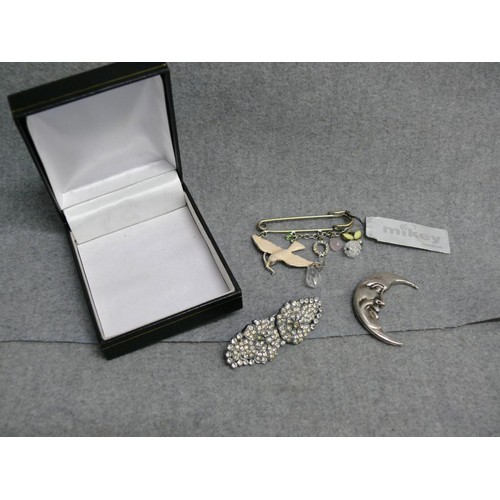 30 - 2 LOVELY BROOCHES & A CHARMING  BROOCH HAIR SLIDE OR COLLAR TAGS. A SILVER METAL MAN IN THE MOON BRO... 