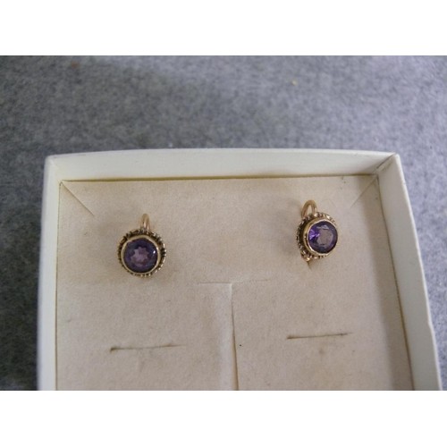 39 - A PAIR OF 9CT GOLD SCREW EARRINGS WITH AMETHYST WEIGHT 2.32 gr SCREW FITTING