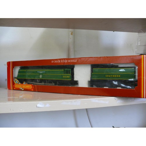 78A - A HORNBY RAILWAYS SR BATTLE OF BRITAIN LOCO 'SPITFIRE' R374, BOXED