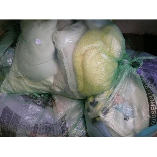 137 - 7 BAGS OF CLEAN MIXED CLOTHING AND BEDDING