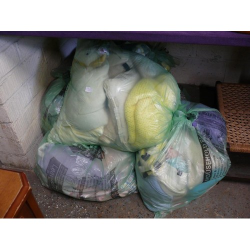 137 - 7 BAGS OF CLEAN MIXED CLOTHING AND BEDDING