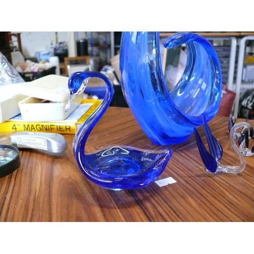 250 - 5 BEAUTIFUL BLUE GLASS BIRD ORNAMENTS