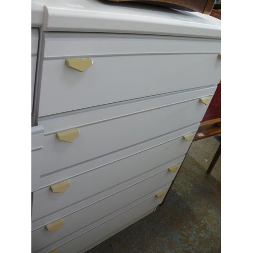 363 - A LARGE WHITE RETRO 5 DRAWER CHEST OF DRAWERS