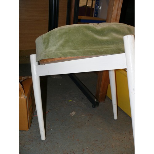 408 - RETRO BEDROOM STOOL WITH ROUND SEAT