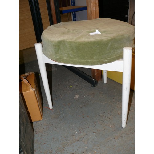 408 - RETRO BEDROOM STOOL WITH ROUND SEAT