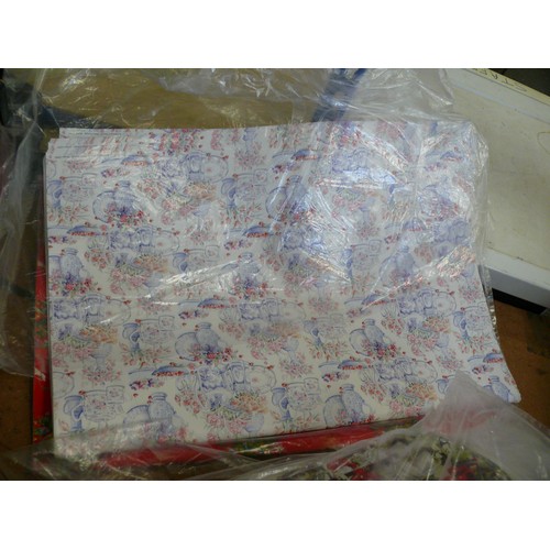 413 - QUANTITY OF VARIOUS GIFT WRAPPING SHEETS