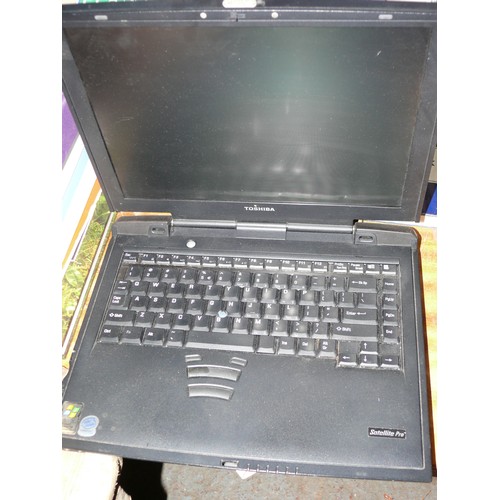 417 - TOSHIBA LAPTOP