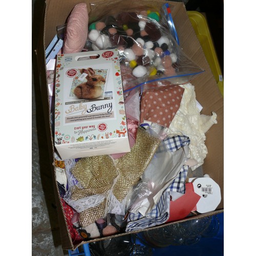 423 - BOX OF CRAFT ITEMS