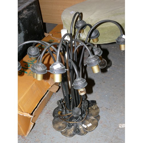 424 - 12 ARM TULIP DESK LAMP ON LILLYPAD BASE (NO SHADES)