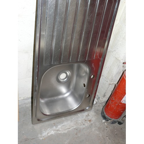 431 - STAINLESS STEEL SINK