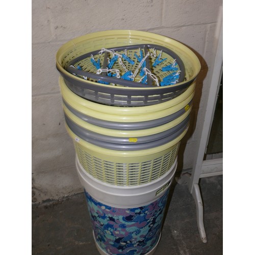 434 - 8 RETRO LAUNDRY BIN AND A SMALLS HANGER