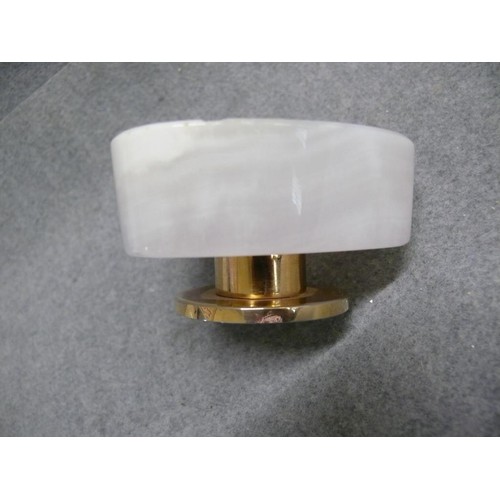 53 - A COLIBRI WHITE CRYSTAL SINGLE ASHTRAY WITH GOLD PLATED BASE