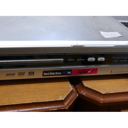 253 - SONY DVD RECORDER RDR-HXD710 WITH REMOTE CONTROL