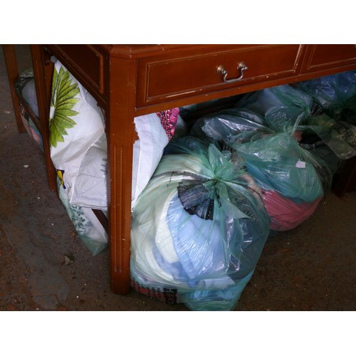 274 - 5 LARGE BAGS OF MIXED CLEAN CLOTHES AND BEDDING