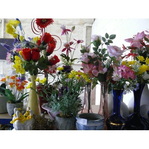 293 - A NICE LARGE SELECTION OF ARTIFICIAL FLOWERS