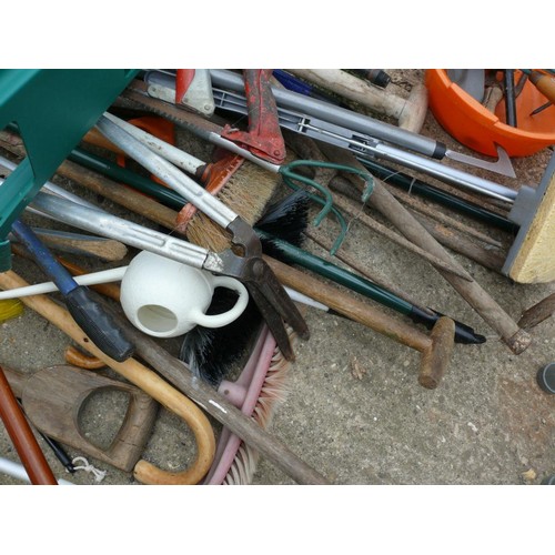 308 - QUANTITY OF TOOLS SPADE, TREE SAWS, RAKE ETC