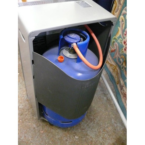 382 - A SUPERSER GAS HEATER WITH A FULL BOTTLE OF GAS