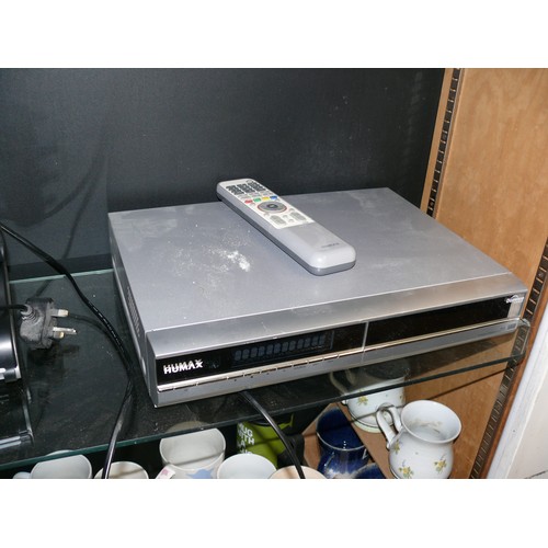 472 - LAMINATOR, HUMAX BOX AND SKY BOX PLUS A REMOTE CONTROL