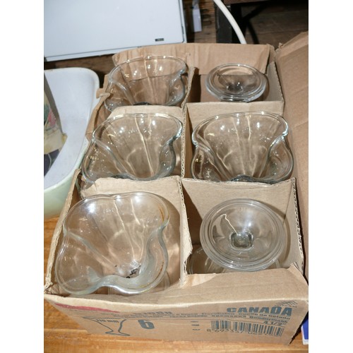 443 - SET OF 6 SUNDAE DISHES, BOXED