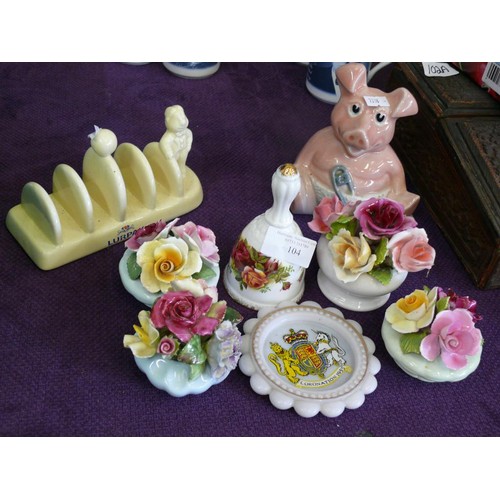 104 - A LOVELY SELECTION OF CHINA AND CERAMICS TO INCLUDE LURPACK TOAST RACK, NATWEST PIG, ROYAL ALBERT OL... 