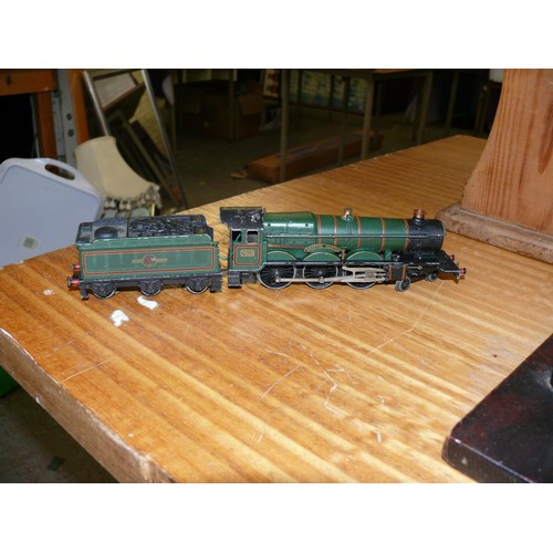 183 - A LARGE AMOUNT OF TRAIN ITEMS INCLUDING ORIGINAL HORNBY (3 RAIL) BRISTOL CASTLE SET WITH COACHES, TR... 